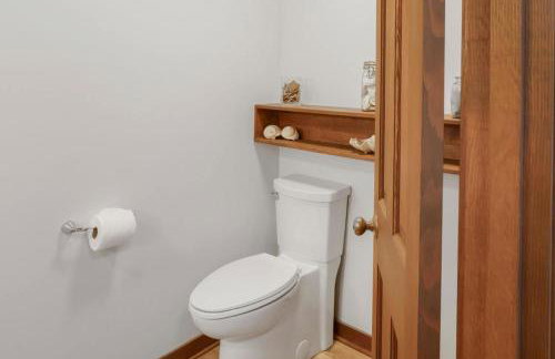 Poulsbo Waterfront Lodge with Game Room Library - Foto 47