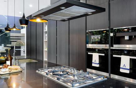 Private LA Retreat w Pool Hot Tub Fire Pit Near Melrose Ave The Martel House by AvantStay - Foto 16