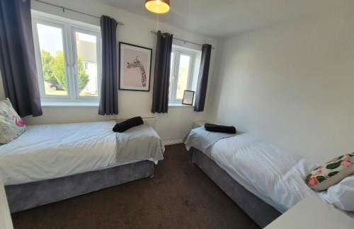 Kensington House- The Perfect home for contractor stays - Foto 3