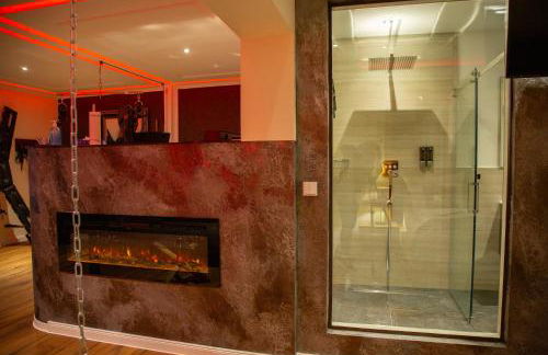 exkl. romantisches SM Apartment Black Rose - Foto 18