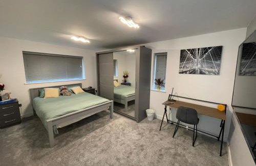 Modern 4 Bedroom Stylish Villa with out-door Hot Tub - Foto 18