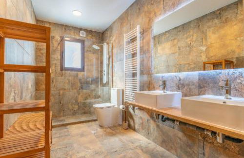 Blau Mar, 5 bedroom beach villa with private pool Miami Playa Costa Dorada 100m from the beach - Foto 6