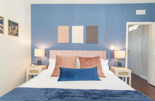 Fam-Biz Friendly 3BD with Fire pit & BBQ - Downtown - Foto 18