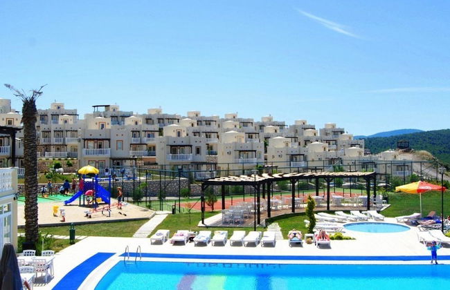 1 Bedroom Apartment Lake View 3 by Likya Global - Photo 17