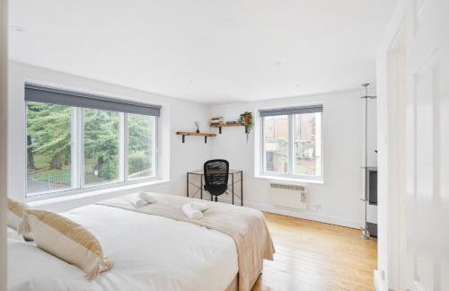 Central Apt-2Bed 2Bath-AC unit-By FabAccommodation - Foto 1