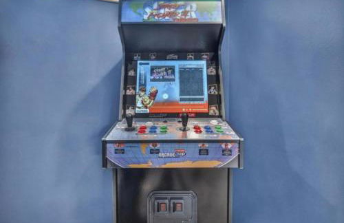 Swim and Relax In our Pool and Hot Tub and Recently Renovated - Foto 54