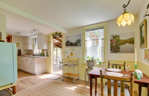 Rustic-Chic Cottage with Yard and Grill - Near Hiking! - Foto 8