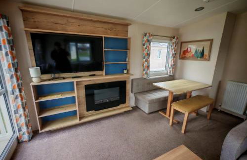 Flamingo Land Cedar Wood 118 - Photo 6