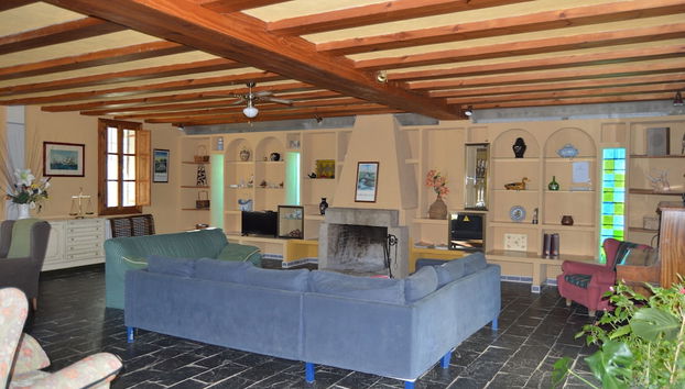 Coin salon dans le hall