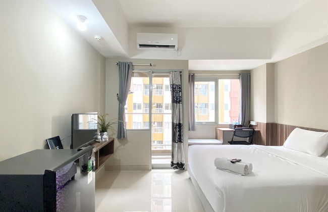 Modern Look Studio Room at LRT City Jatibening Apartment - Photo 3