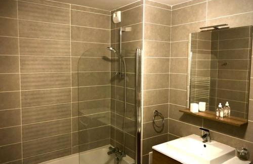 Appartement 4 personnes Bee on skis à Oz en Oisans - Foto 9