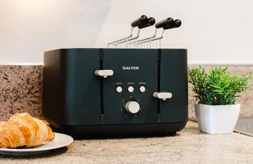 2BR Flat Near City Centre with Free Parking - Foto 35