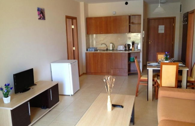 Aheloy Palace Apartments - Photo 15