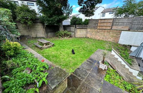 Hidden Retreat with Steam room, KING bed near tube - Foto 27