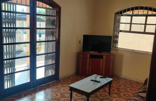 Casa muito espaçosa privativa com Piscina, Churrasqueira e área gourmet - Foto 16