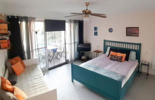 Apartment with pool near the beach - Photo 4