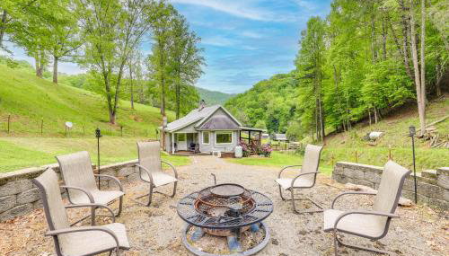 Cozy Mars Hill Farmhouse with Scenic Views - Foto 2