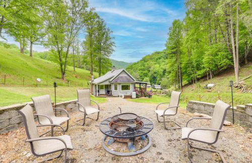 Cozy Mars Hill Farmhouse with Scenic Views - Foto 2