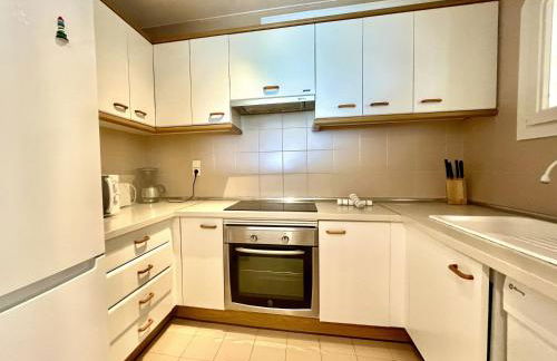 Villa Catalina Stunning 4bedroom villa with air conditioning sea views & private swimming pool ideal for families - Foto 2