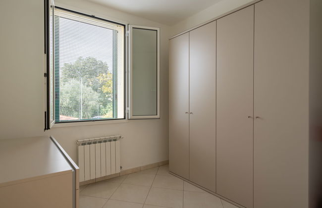 3 bedroom Apartment in San Bartolomeo al Mare with garden - Photo 11