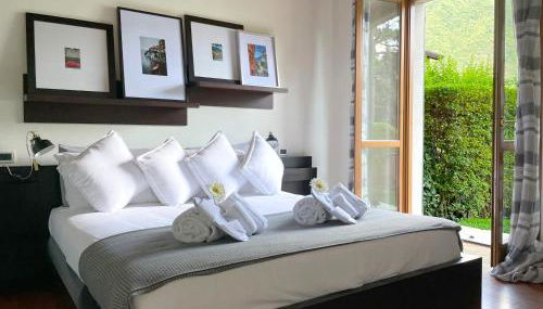 Regina di Laglio - Private Garden, Free Undercover Parking - Foto 4, Garden view, towels