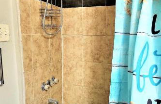 Furnished Home for Traveling Nurses, Corporate Stay Mid-Term Galveston-only 10Min to UTMB-7 Min to Cruise Port-1 Block to Beach Pleasure Pier- Large 3Bed-2Bath-7 Beds-CasaAzul 2605B - Foto 23