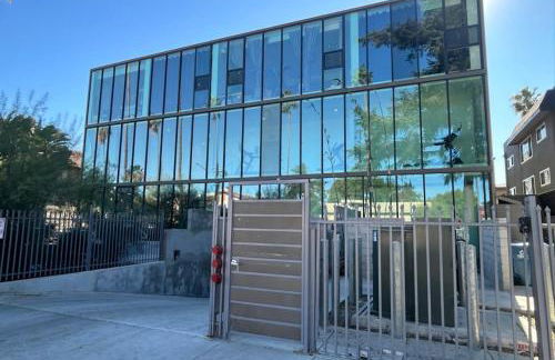 Newly Built Stylish Modern 2B In LA - Foto 47