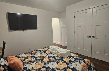 Charming 3 Bedroom house near Downtown IN - Photo 41