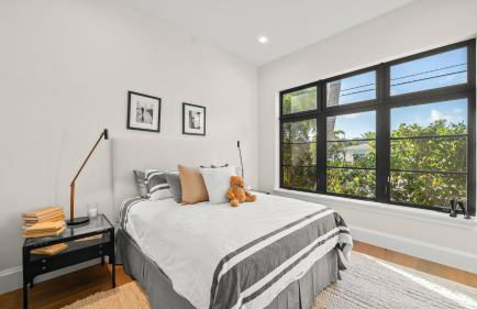 Waterfront Luxury Estate with Private Dock Lighthouse Point - Foto 20