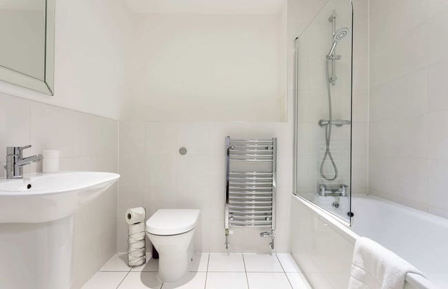 Modern 1 Bedroom Apartment Near Canary Wharf With Balcony - Foto 24