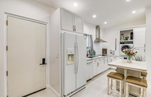 9 Mi to Dodger Stadium! East LA Studio with Patio - Foto 20