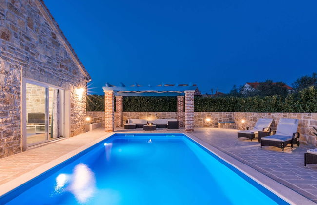 Modern Villa in Sukosan With Private Swimming Pool - Foto 1