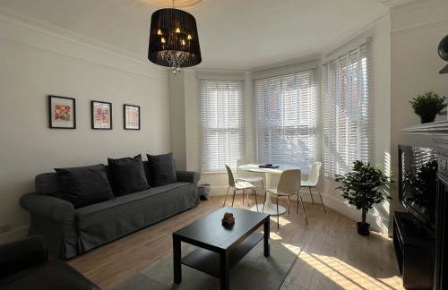2 Bedroom flat 10 min walk to tube - Foto 3