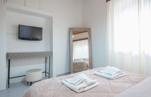 In the center of Messolonghi - Photo 79