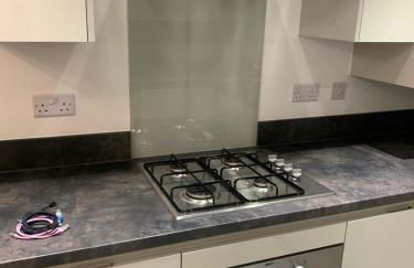 LUXURY 3 BED HOME with MULTIPLE FREE PARKING BAYS Early Check-in Late Check- Out Allowed - Foto 14