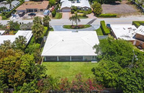 Across from Beach - Renovated Coastal Home, Gourmet Kitchen & Jetted Tub - by Maven Vacation Rentals - Foto 30