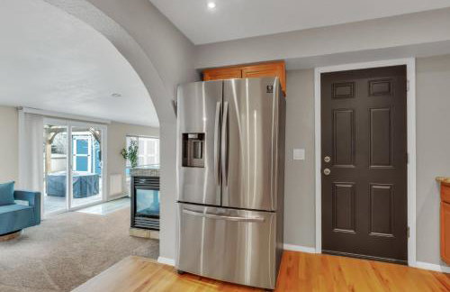 Chic Family Retreat with Game Room backyard with fire pit and minutes to Downtown! - Photo 3