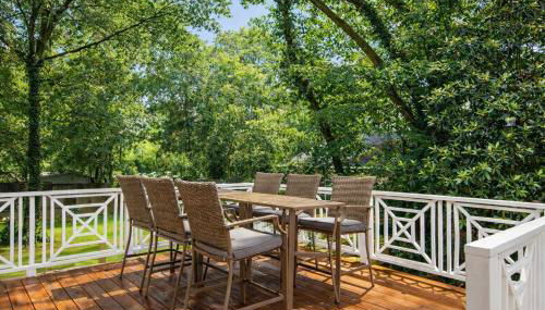 Speakeasy Family Retreat with Skyline Views - Foto 5