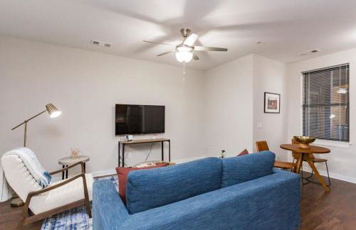 CozySuites Music Row Spacious 1BR with free parking 26 - Foto 3