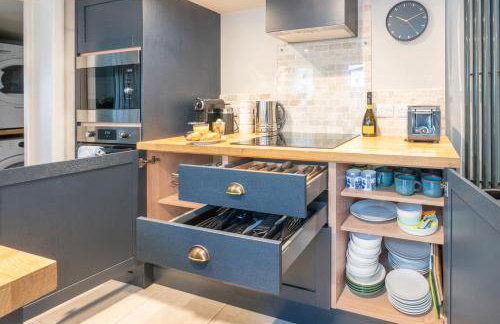 Spacious City-Centre House near Train Station & Business School, with Garden - Foto 47