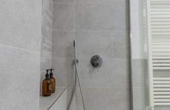 Homey Grandeur - Spacious Stay with Terrace & Wi-Fi - Foto 23