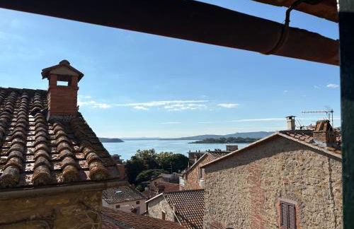 Castle Apartment with Lake View - Foto 31