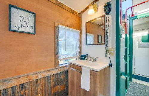 Historic Cupola Caboose with Mountain Views in Elbe - Photo 11