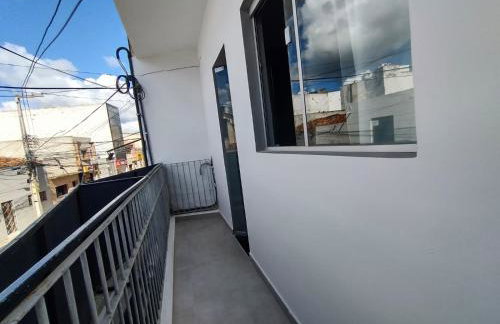 Apto moderno no centro Com Ar e Wi-Fi - Foto 24