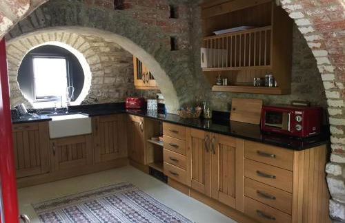 The Stable Loft, Llwynhelig Manor - Photo 4