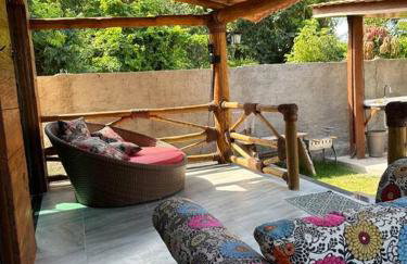 Chalé de Madeira, a 60m do mar em condomínio - Foto 10