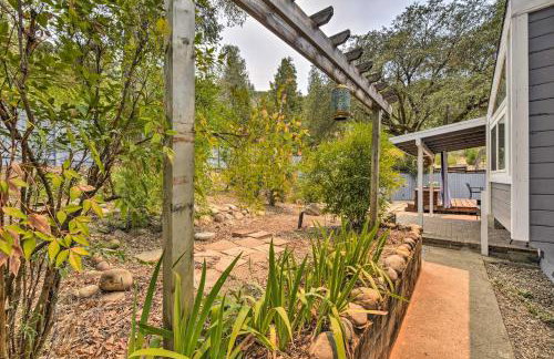 < 3 Mi to Dtwn: Placerville Home w/ Outdoor Oasis - Photo 31