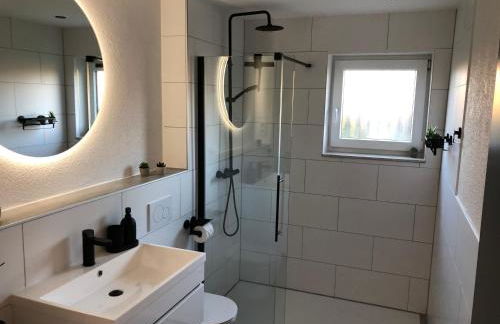 Ferienwohnung "Apartment Paul" Eppelborn - Stilvolles Apartment mit Terrasse, Parkplatz & zentrale Lage - Foto 4