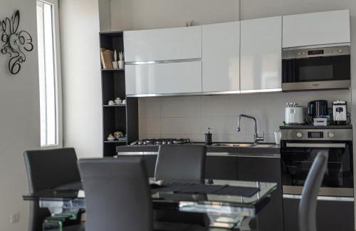 Luxury Seaview Apartment with Lift & Parking in Salerno City Center - Maison Dorotea - Photo 7