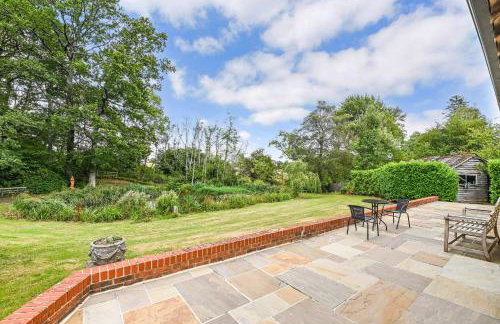 Woodland Cottage by inspirestays-com - Photo 26